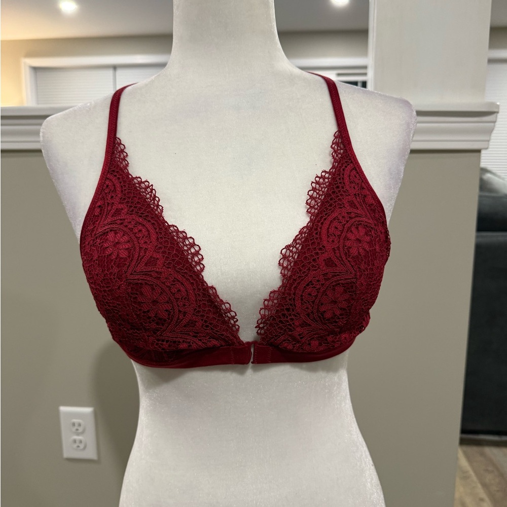 Victoria Secret Front-Close Triangle Lace Bralette